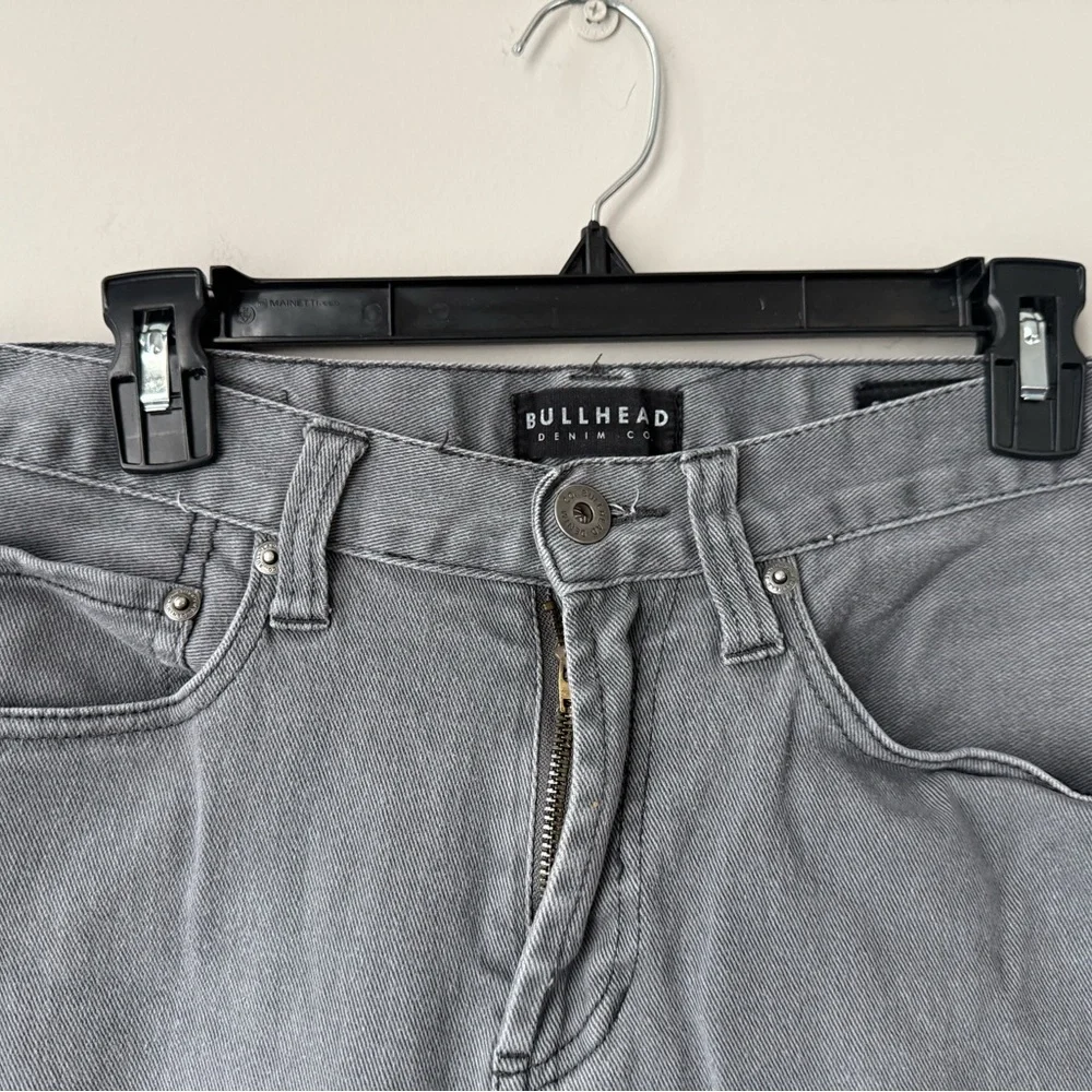 Lot of 2 Bullhead Jeans in Khaki and Gray Slim Fit 30/32